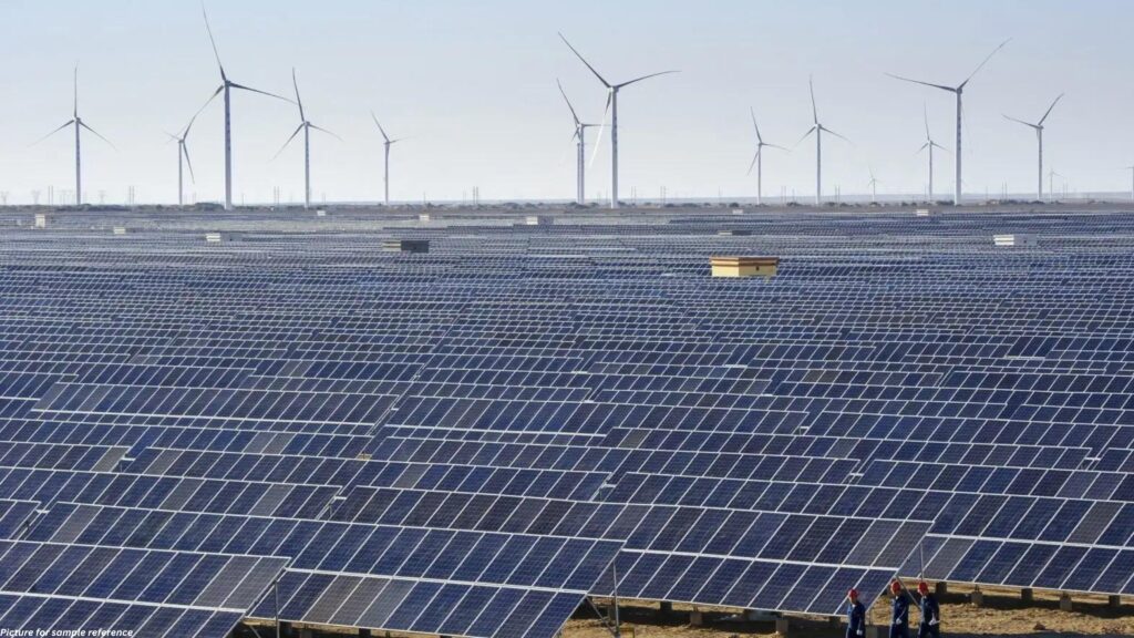 Graphic illustrating the peak of global emissions and the rise of green technology