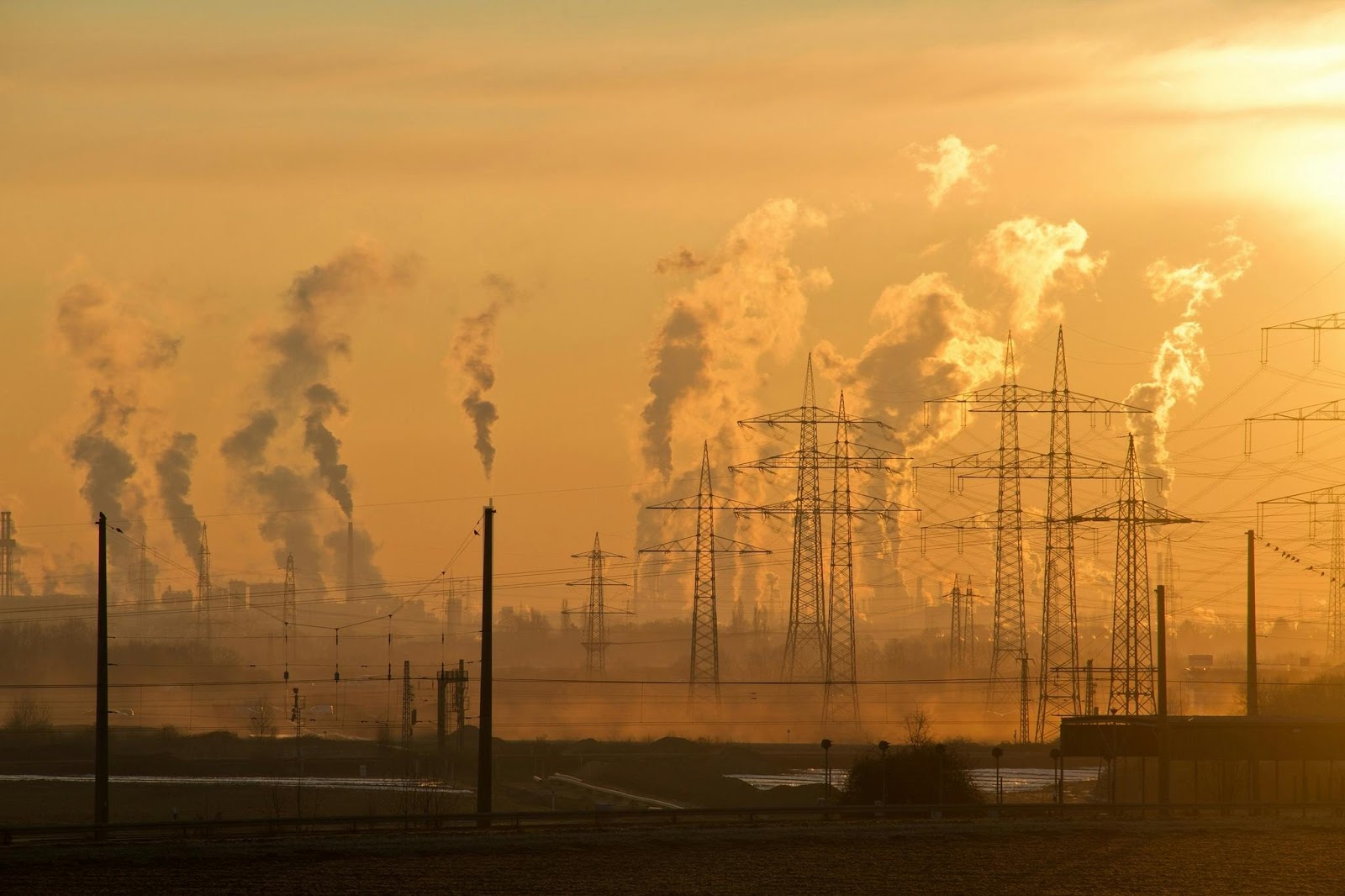 Comparison infographic showing the environmental impact of solar vs traditional energy